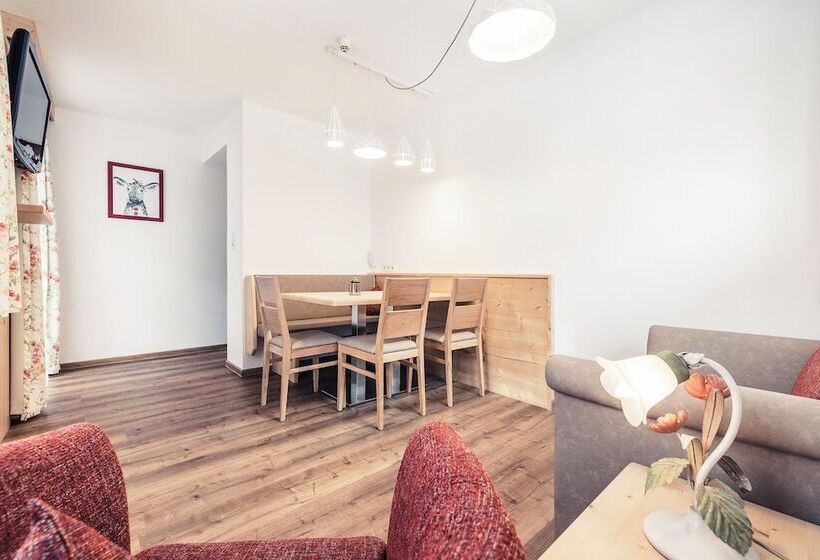 تختخواب و صبحانه Andre Arnold   Boutique Pension