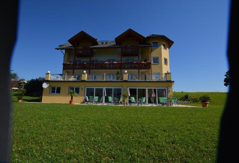 تختخواب و صبحانه Pension Haus Claudia