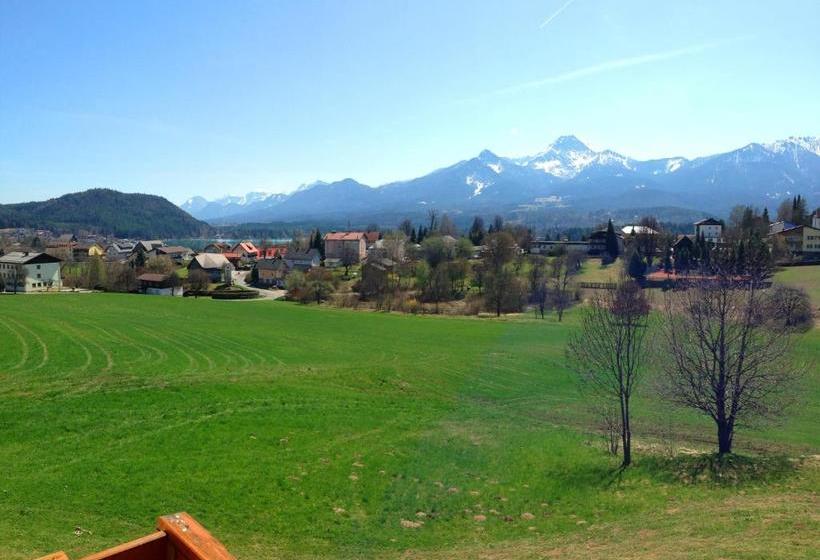 تختخواب و صبحانه Pension Haus Claudia