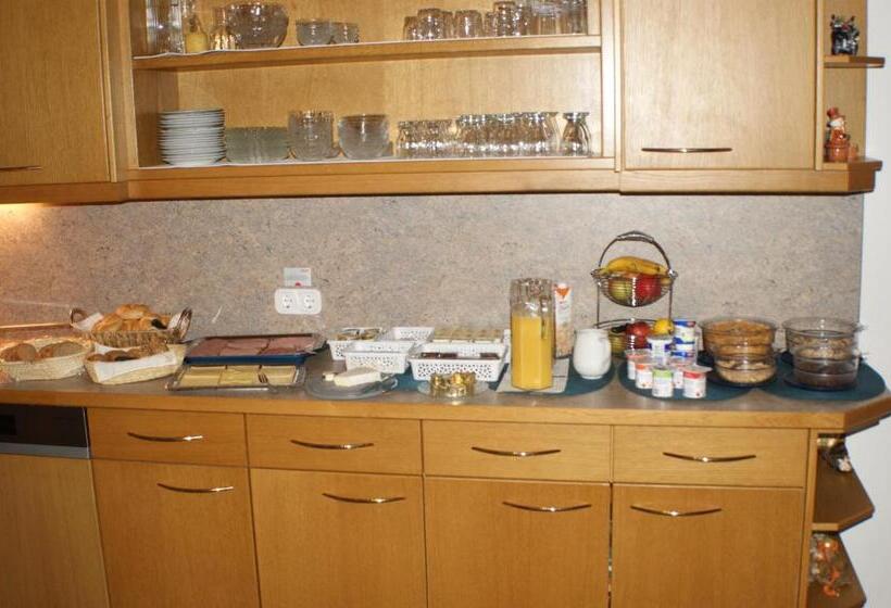 مبيت وإفطار Garni Haus Anita