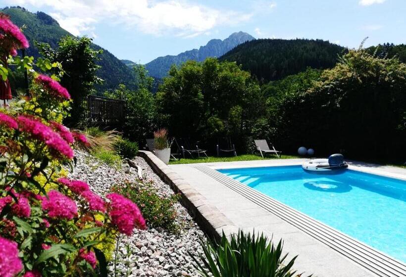 مبيت وإفطار Landhaus Seebacher