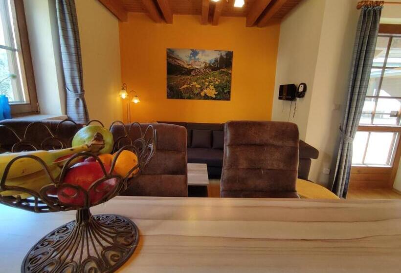 مبيت وإفطار Landhaus Seebacher
