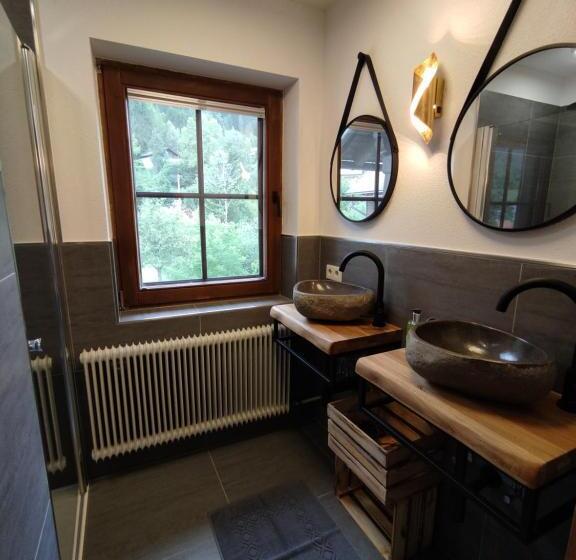 مبيت وإفطار Landhaus Seebacher