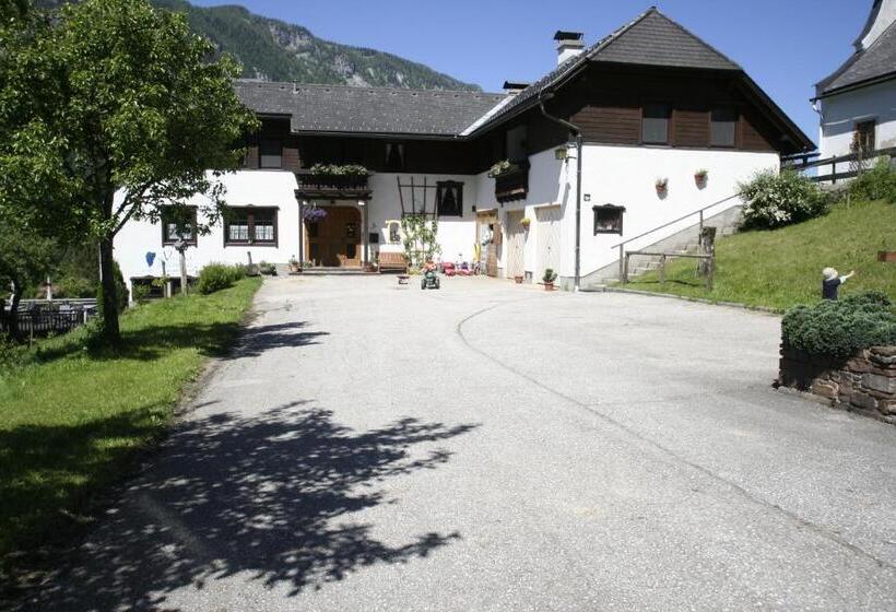 مبيت وإفطار Landhaus Seebacher