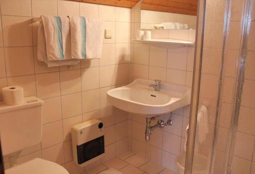 تختخواب و صبحانه Pension Duregger