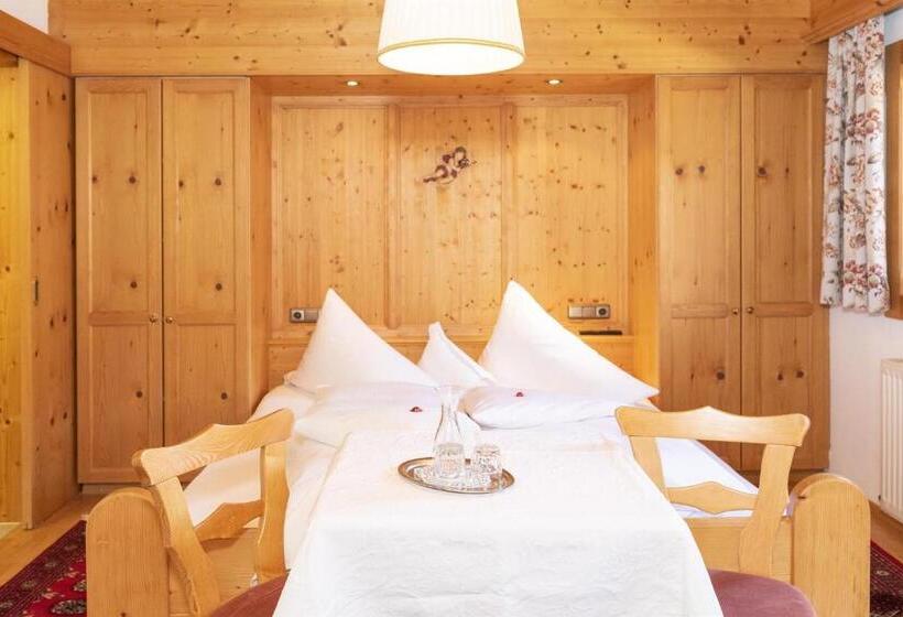 Bed and Breakfast Pension Edelweiss