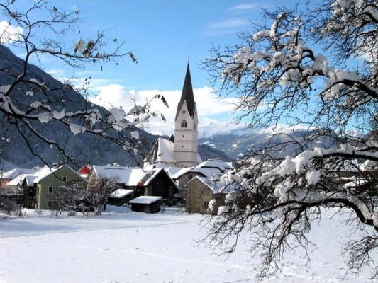 تختخواب و صبحانه Frühstückspension Kirchenwirt