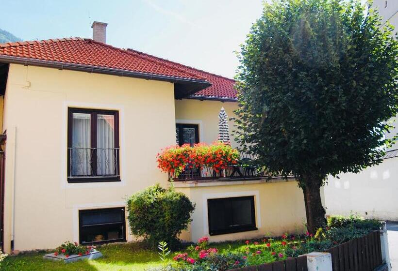 مبيت وإفطار Frühstückspension Kirchenwirt