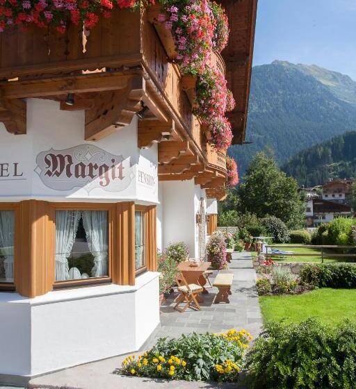 مبيت وإفطار Margit