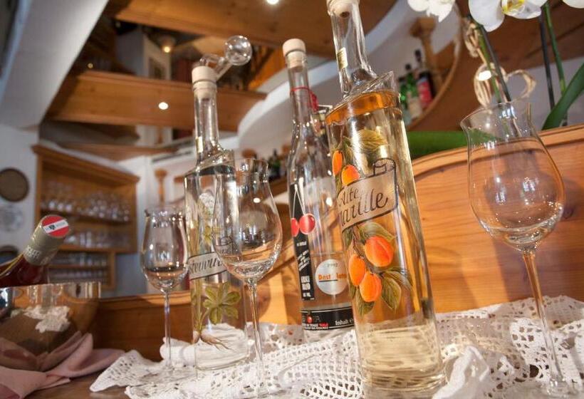 مبيت وإفطار Margit