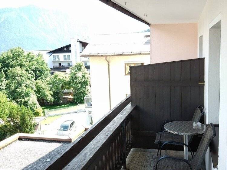 مبيت وإفطار Pension Weirather