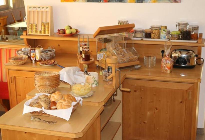 ベッドアンドブレックファースト Wellness Pension Hollaus