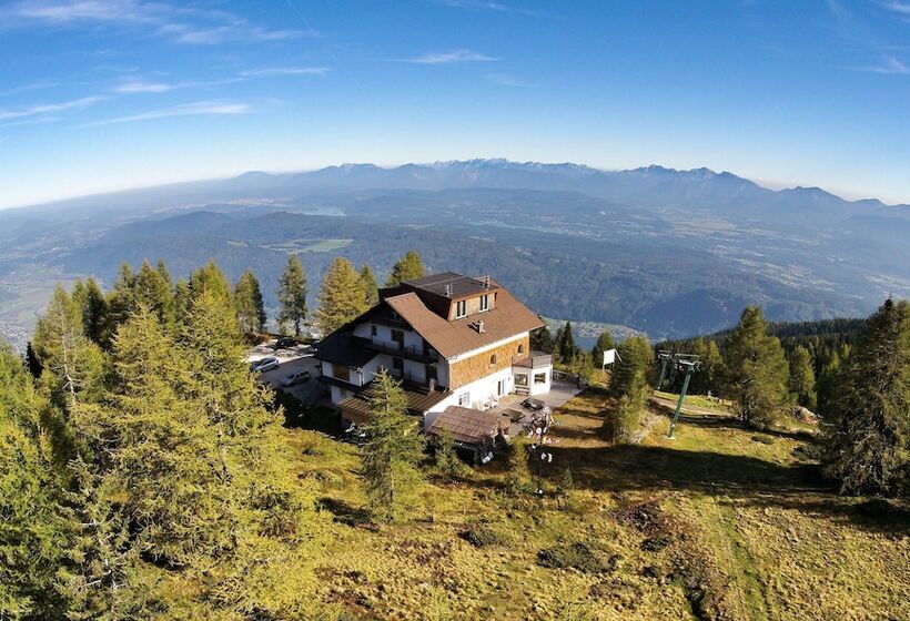 בית מלון כפרי 12