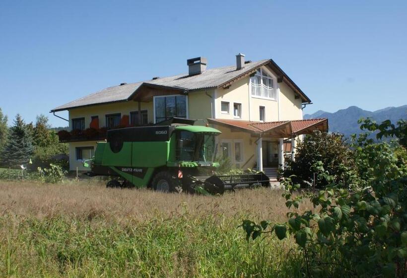 Отель Biohof Naturzeit Faaker See