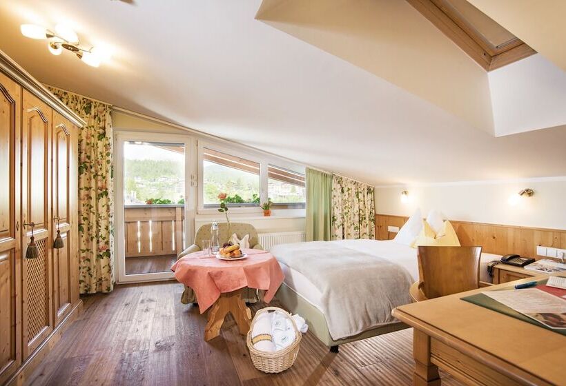 Отель Henri Country House Seefeld