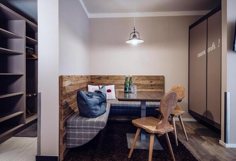 酒店 Familienresort Ellmauhof   Das Echte All Inclusive