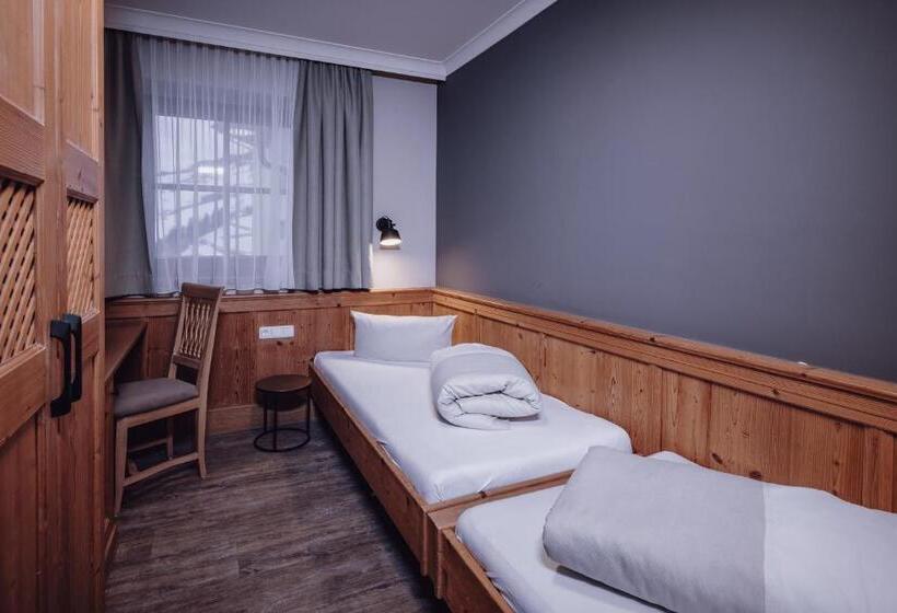 酒店 Familienresort Ellmauhof   Das Echte All Inclusive