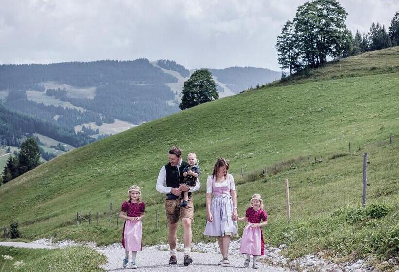 酒店 Familienresort Ellmauhof   Das Echte All Inclusive