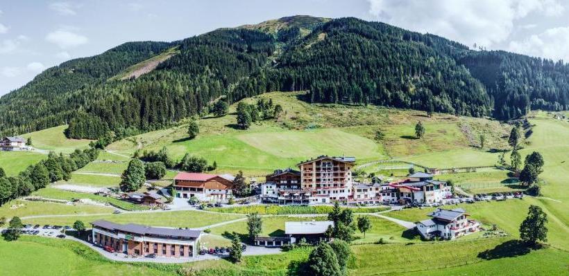 酒店 Familienresort Ellmauhof   Das Echte All Inclusive