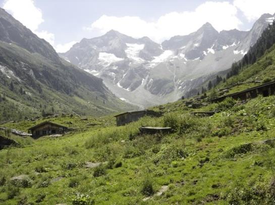 Отель Ferienwohnungen Kröll