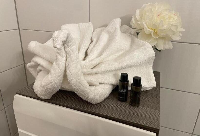 בית מלון כפרי Seehaus Kärnten Inn Mit Direktem Seezugang Und E Ladestation