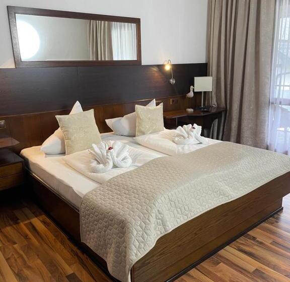 בית מלון כפרי Seehaus Kärnten Inn Mit Direktem Seezugang Und E Ladestation