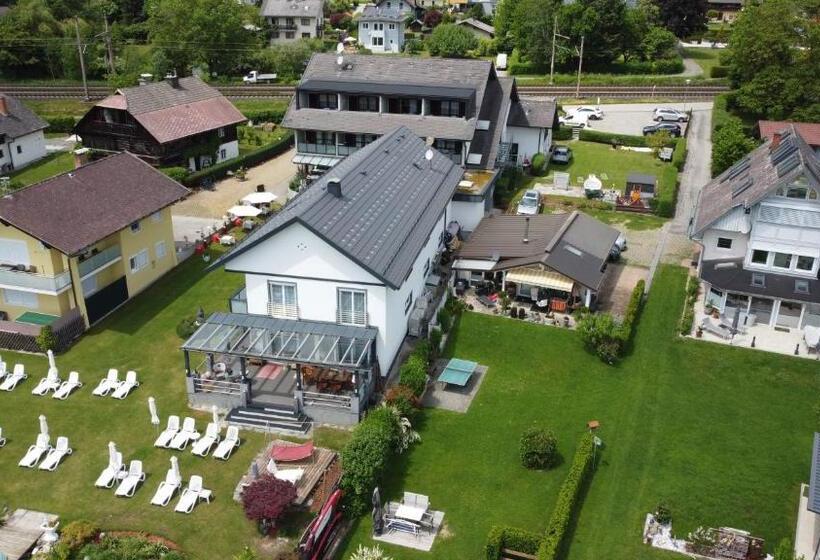 فندق Seehaus Kärnten Inn Mit Direktem Seezugang Und E Ladestation