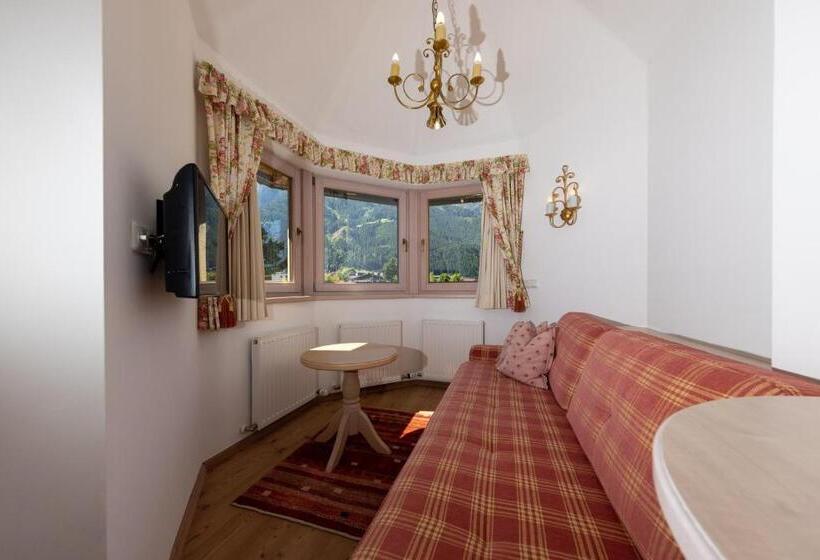 هتل Garni Glockenstuhl