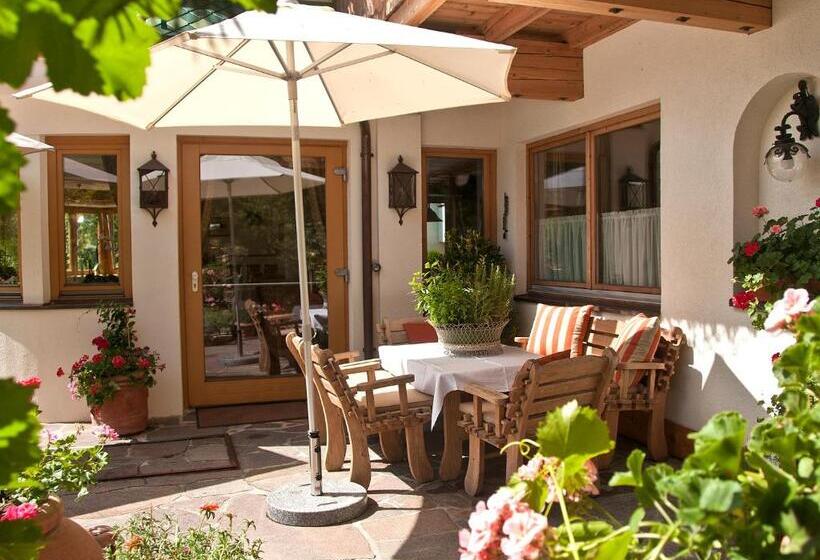 هتل Garni Glockenstuhl