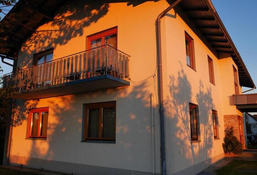 ホテル Garni Höchschmied