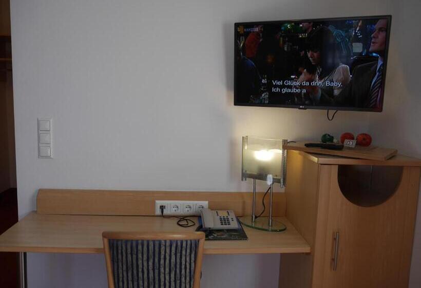 ホテル Garni Höchschmied