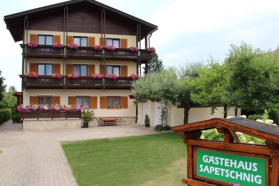 بنسيون Gästehaus Sapetschnig