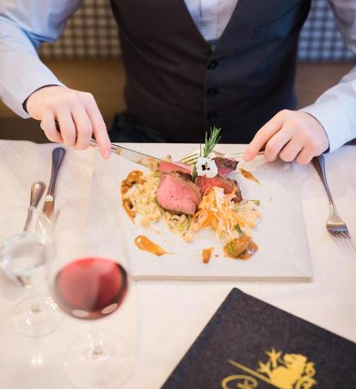 هتل Gasthof Zum Goldenen Löwen