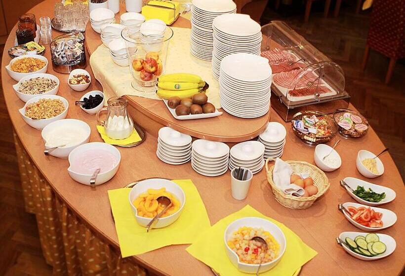 Отель Goldener Adler