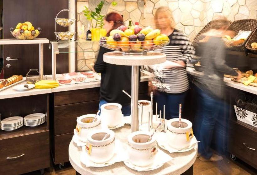 בית מלון כפרי Karl Wirt