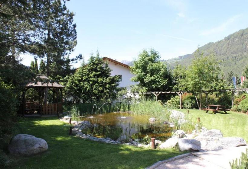 בית מלון כפרי Mozartvital