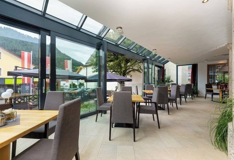 فندق Schwarzer Adler