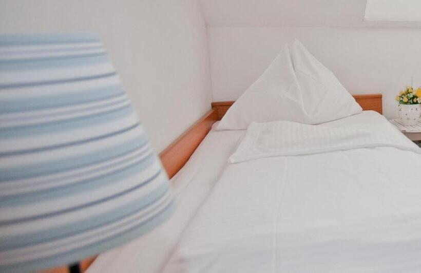 هتل Seevilla Wochinz