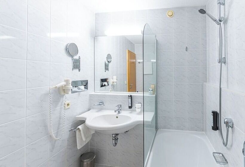 Отель Tia Monte Nauders