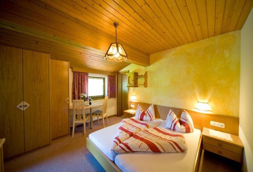 بنسيون Gästehaus Bergland