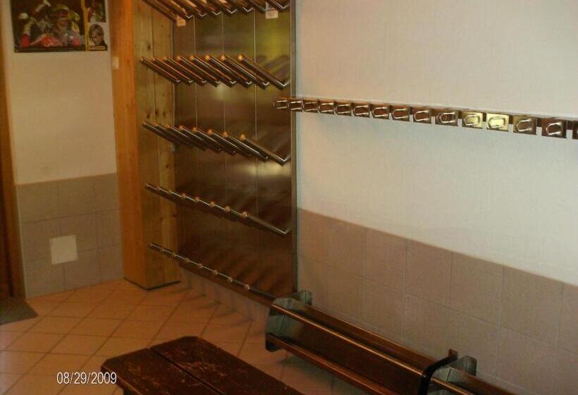 بنسيون Gästehaus Bergland