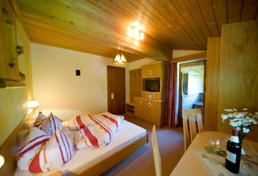 بنسيون Gästehaus Bergland