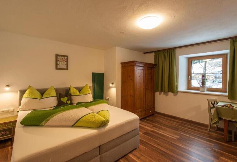 بنسيون Gästehaus Bergland