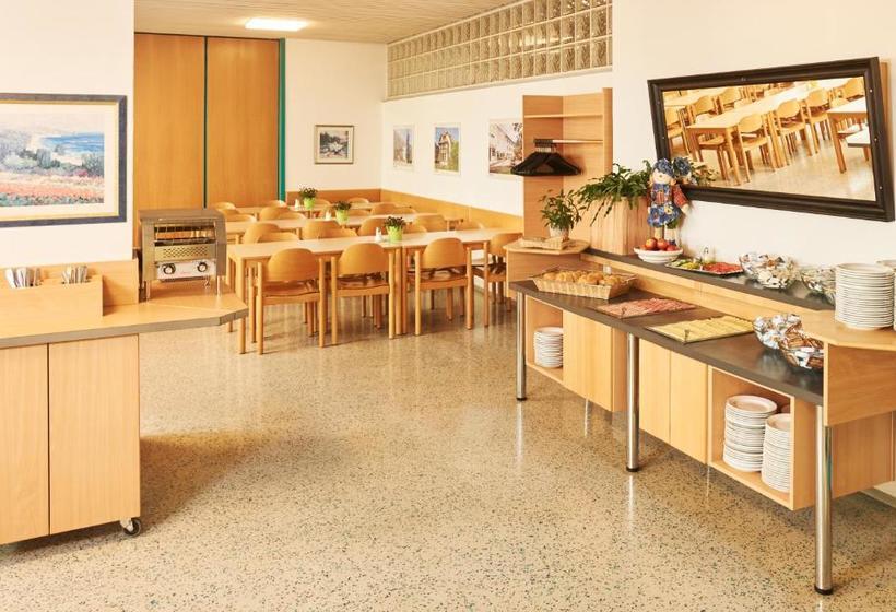 Пансион Jugendgästehaus Linz