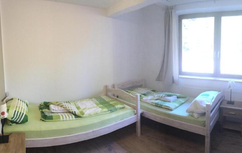 פנסיון Karawanken Lodge