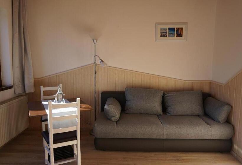 פנסיון Karawanken Lodge