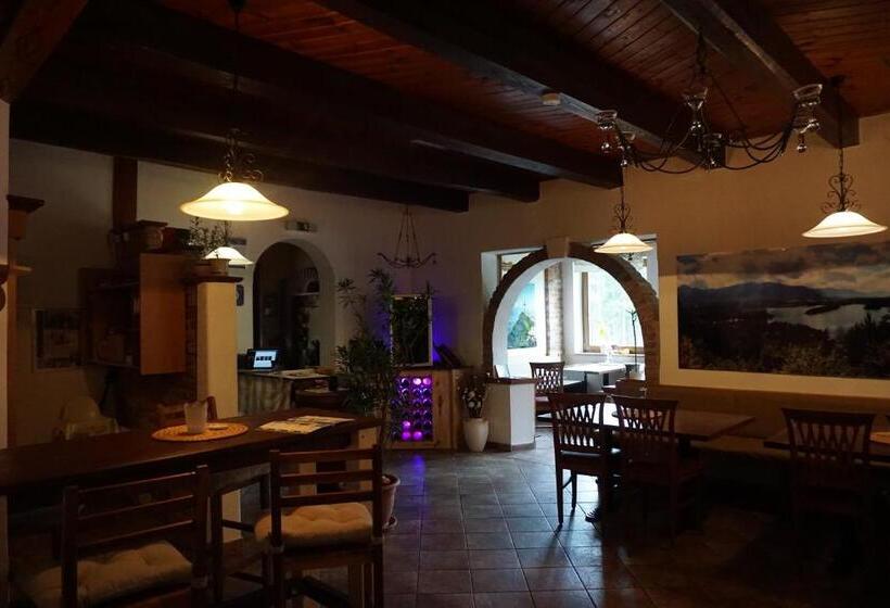 פנסיון Karawanken Lodge