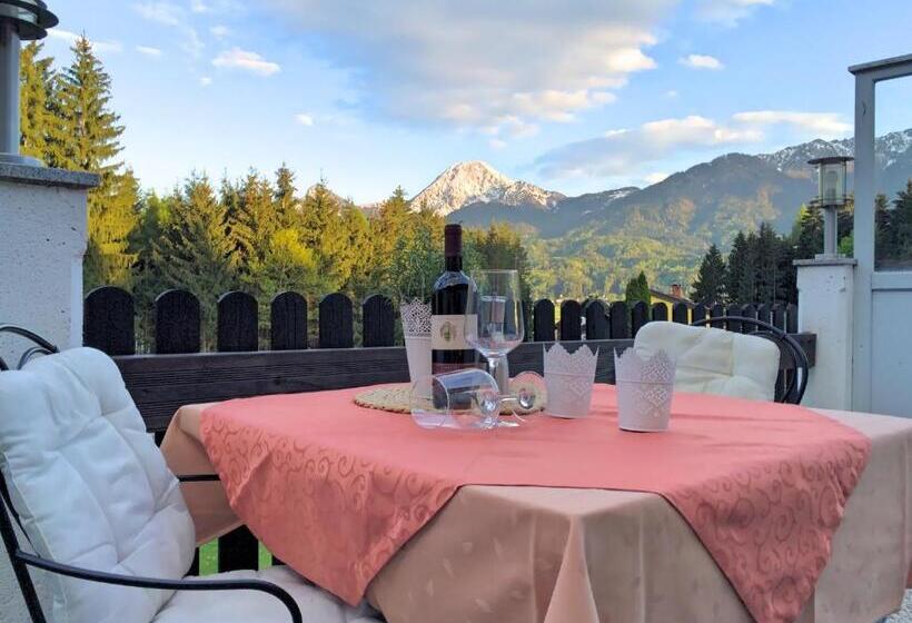 פנסיון Karawanken Lodge