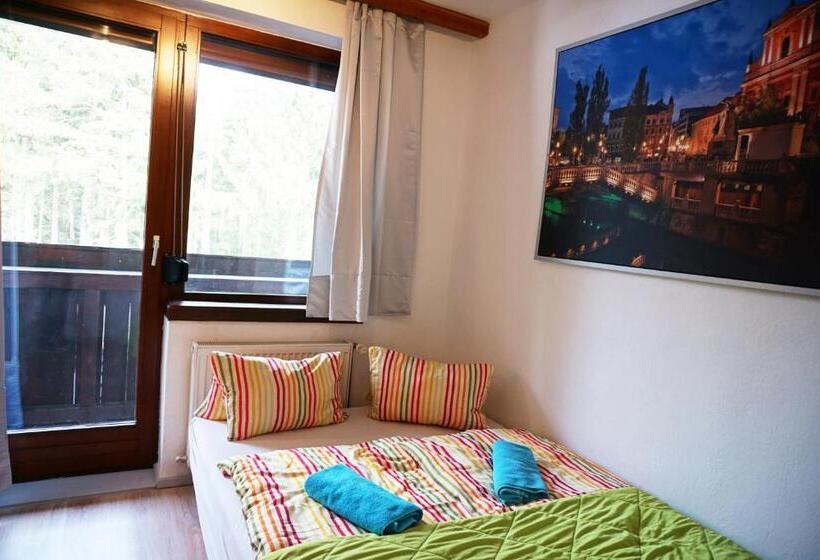 פנסיון Karawanken Lodge