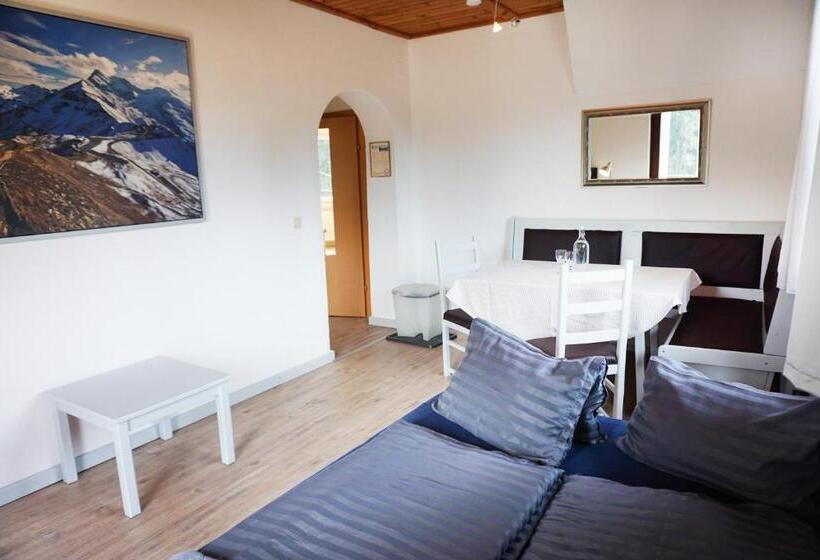 פנסיון Karawanken Lodge